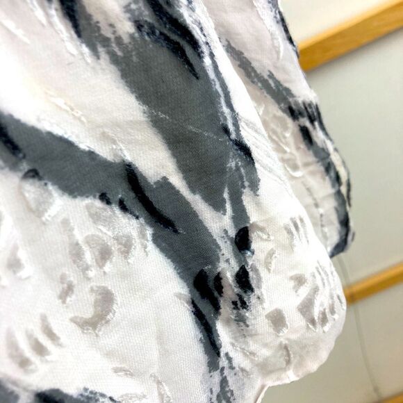 WHBM silk & velvet abstract print blouse w/high neck deep keyhole front💐 - Picture 6 of 13